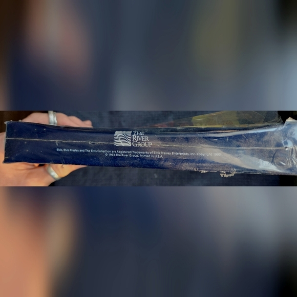 1993 ELVIS PRESLEY TRIBUTE CARD SET BOX #1 of 5, 20 PACKS/240 CARDS +MORE - Picture 6 of 6